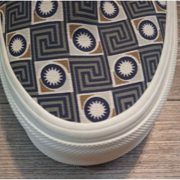 Vans Classic Slip On Geo Trek Sneaker Women 7.5 - Picture 5 of 9